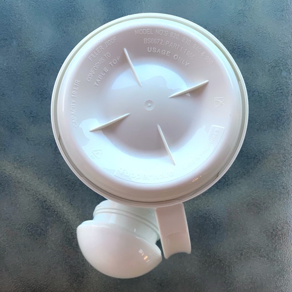 Tupperware White Thermo Pot Beverage Carafe Pitcher Flask, 1 Liter - Picture 8 of 11